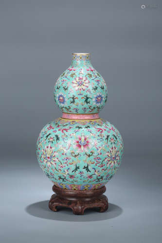 Chinese famille rose double gourd porcelain vase.