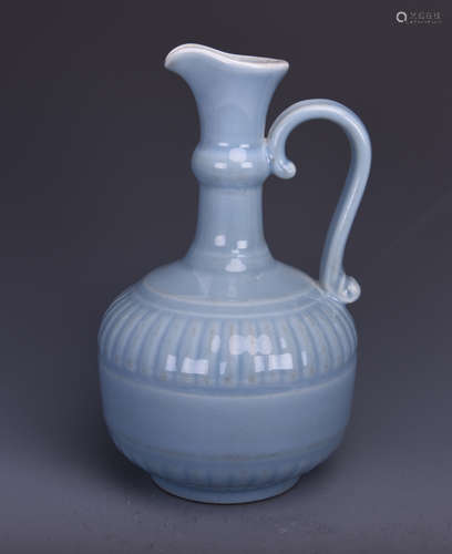 Chinese Claire de Lune porcelain teapot, Qianlong mark.