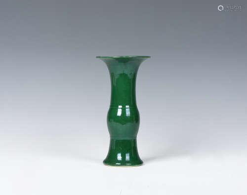 清 綠釉花觚瓶