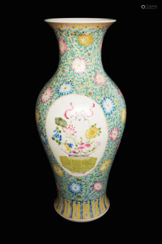 A Chinese Famille Rose Porcelain Vase with Windows of Portraits of Flowers and Interlocking Flowers, marked as 