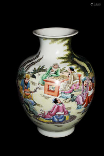 A Chinese Famille Rose Porcelain Vase with Portrait of The Seven Gentlemen of the Bamboo Forest, marked as 