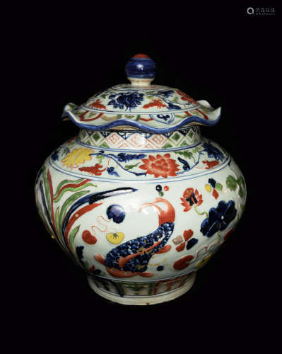 A Chinese Penta-Colour (Wucai) Porcelain Jar with Lid with Florals and Fish and Sea Weed, marked as 