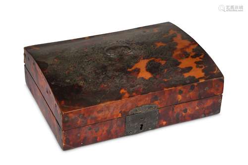 AN 18TH CENTURY SPANISH / PORTUGUESE TORTOISESHELL VENEERED CASKETof rectangular form with domed lid