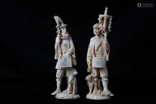 A PAIR OF 19TH CENTURY IVORY FIGURES DEPICTING A RAT CATCHER AND A TRAVELLING APOTHECARY the rat catcher carrying a box engraved with a skull and cross-bones