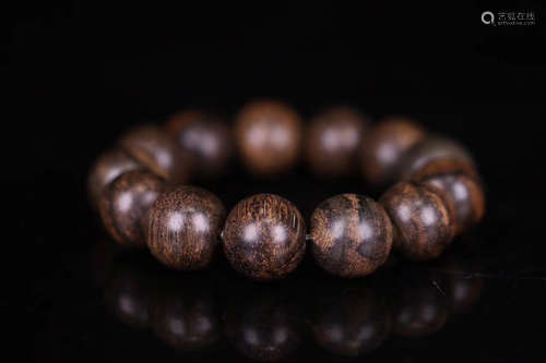 A OLD CHENXIANG WOOD BEAD BRACELET