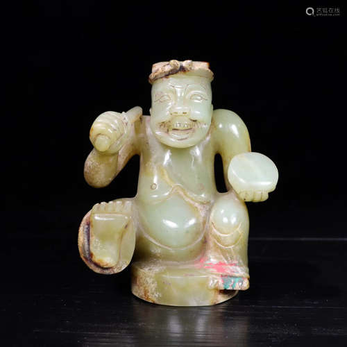 A JADE PLAYING DRUM MAN FIGURE