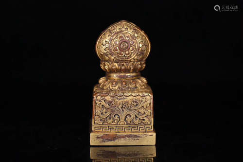 A TIBET GILT BRONZE MOLDED SEAL