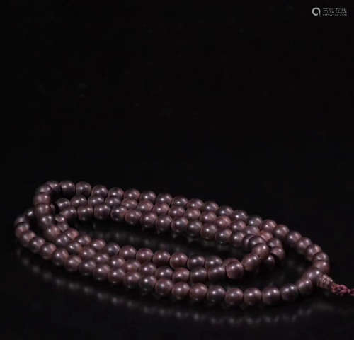 A CHENXIANG WOOD BEADS STRING NECKLACE