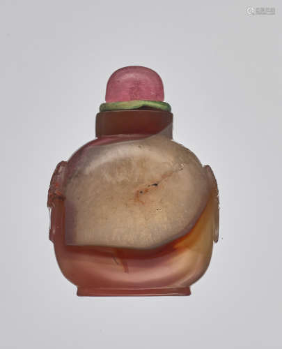 A DENDRITIC ‘ICY CRYSTAL’ AGATE SNUFF BOTTLE, QING DYNA…