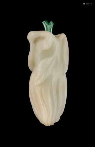 A WHITE JADE ‘FINGER CITRON’ SNUFF BOTTLE, QING DYNASTY