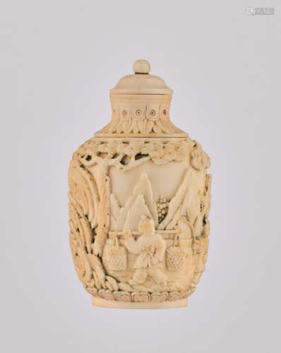 A CARVED ‘DEPARTING FOR THE MARKET’ IVORY SNUFF BOTTLE