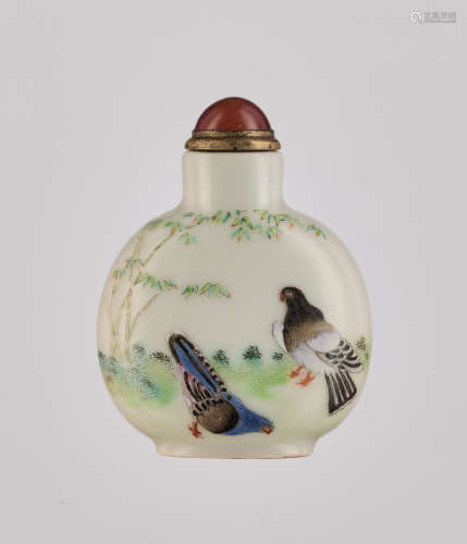 A FAMILLE ROSE PORCELAIN ‘DOVES’ SNUFF BOTTLE, IMPERIAL…