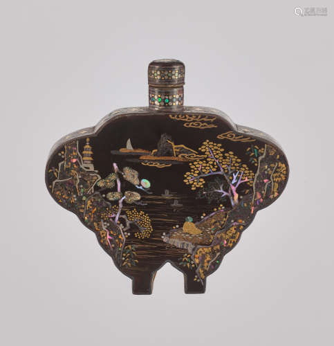 A TSUDA FAMILY LAC BURGAUTÉ 'BUTTERFLY' SNUFF BOTTLE
