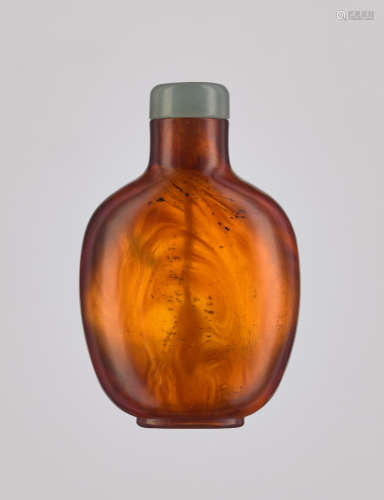 A TRANSPARENT AND PURE ‘HONEY’ AMBER SNUFF BOTTLE