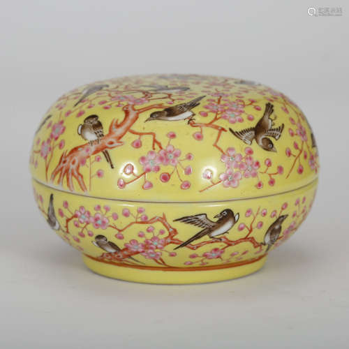 CHINESE FAMILLE ROSE PORCELAIN COVER BOX