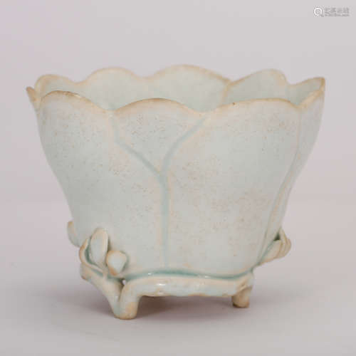 CHINESE PORCELAIN LOTUS LEAF CUP