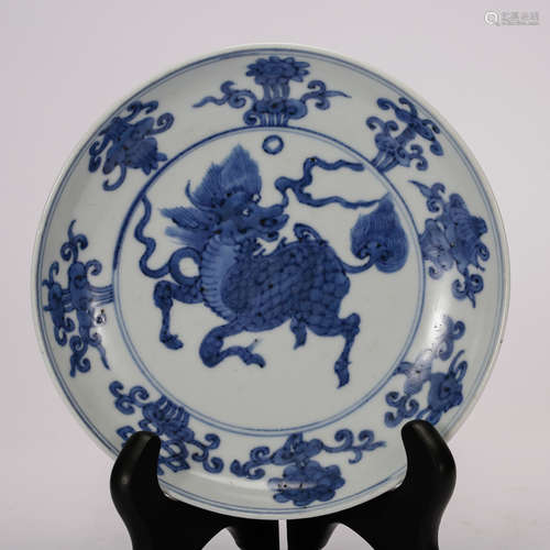 CHINESE BLUE AND WHITE KIRIN PORCELAIN PLATE