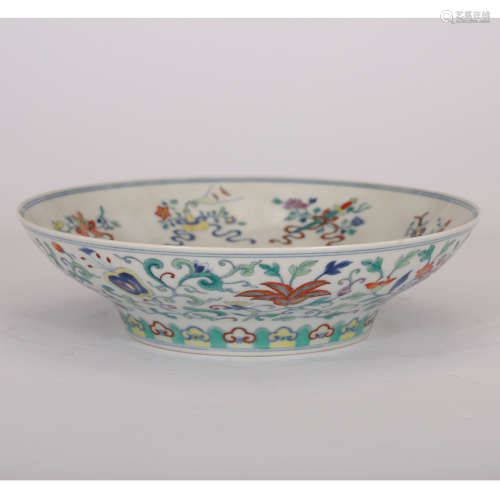 CHINESE DOUCAI PORCELAIN PLATE