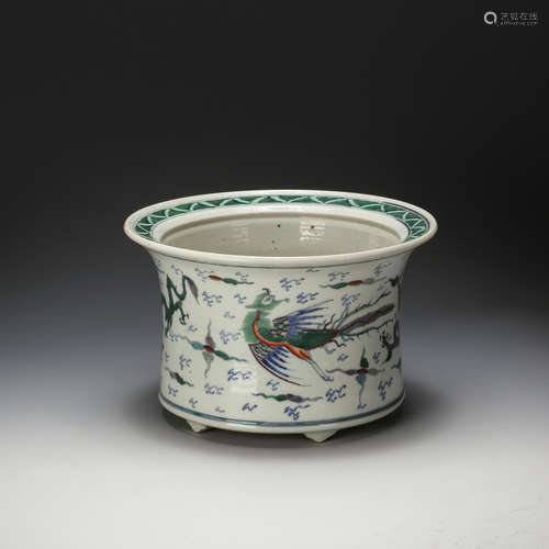 CHINESE DOUCAI PORCELAIN PLANTER'S POT