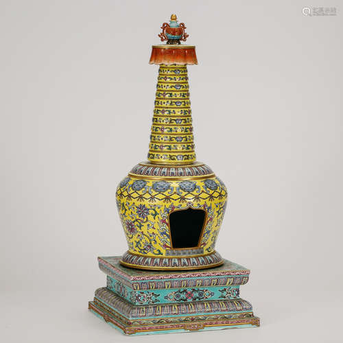 CHINESE FAMILLE ROSE PORCELAIN STUPA