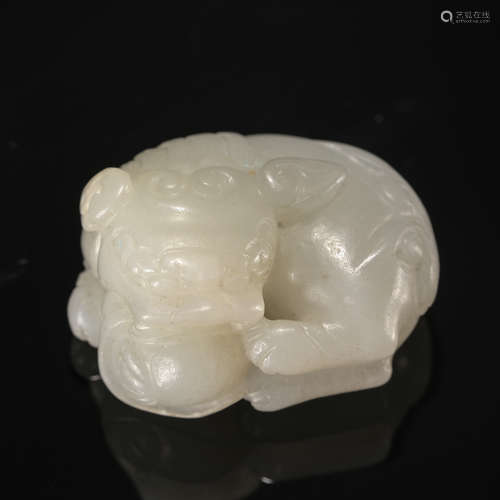 CHINESE WHITE JADE FOOLION