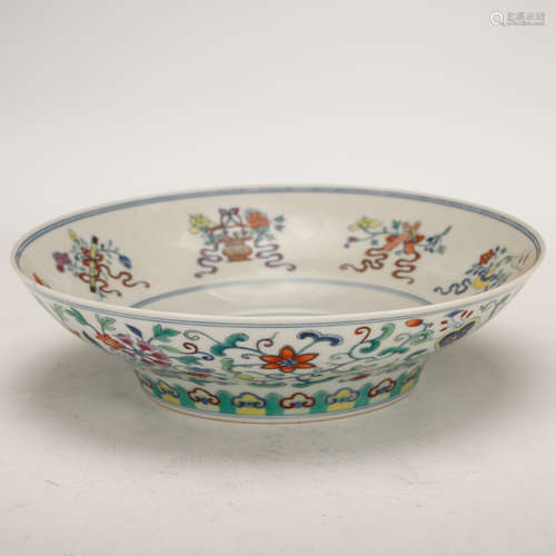 CHINESE DOUCAI PORCELAIN PLATE