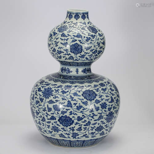 CHINESE BLUE AND WHITE DOUBLE GOURD VASE