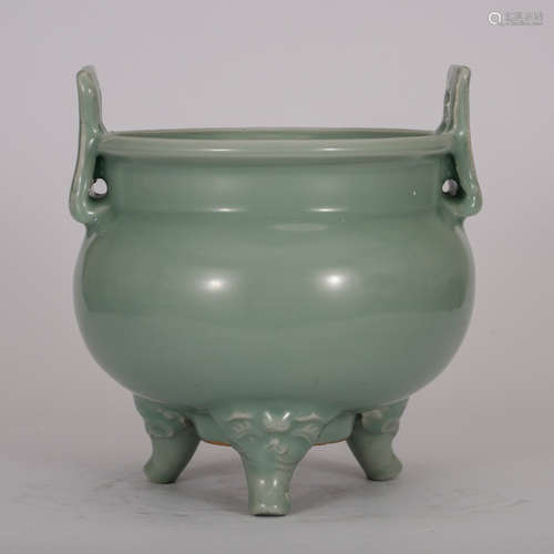 CHINESE CELADON GLAZED TRIPOD CENSER