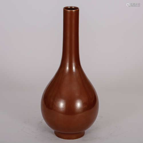 CHINESE SOY GLAZED PORCELAIN LONG NECK VASE