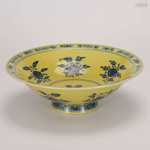 CHINESE YELLOW GROUND BOWL