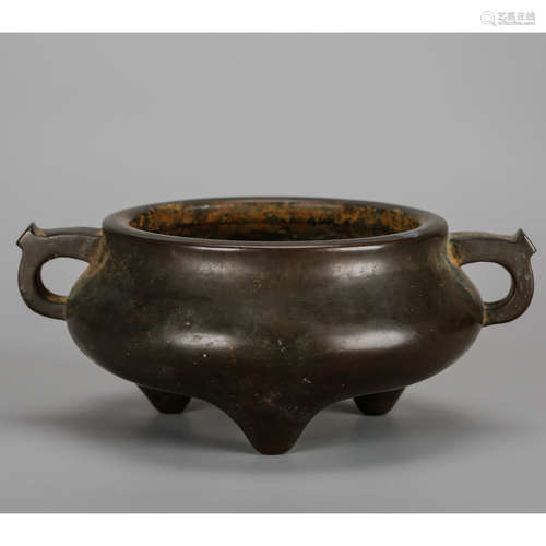 CHINESE BRONZE TRIPOD CENSER