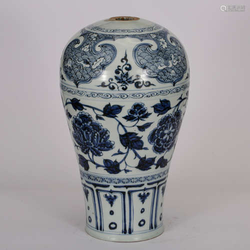 CHINESE BLUE AND WHITE MEIPING VASE