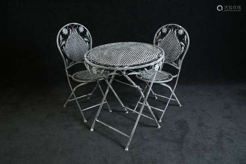 Mobilier de Jardin. Il se compose d'une paire de c...