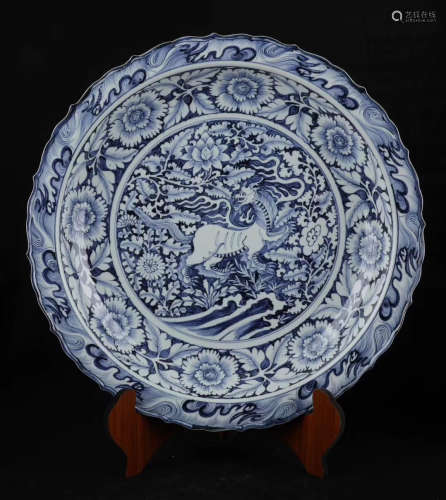 A BLUE&WHITE AUSPICIOUS ANIMAL PATTERN PLATE