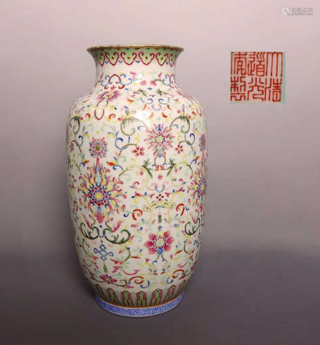 Chinese Famille Rose Porcelain Vase