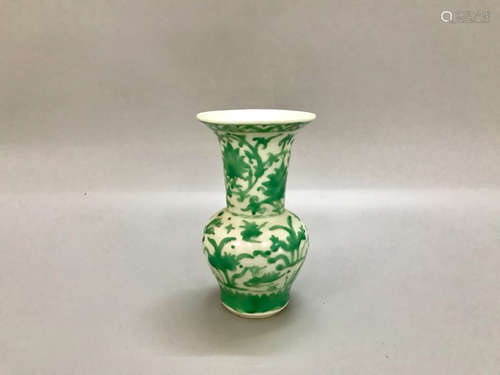 Chinese Ming Dynasty Porcelain Vase