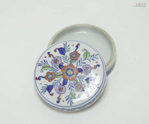 Chinese Porcelain Covered Box