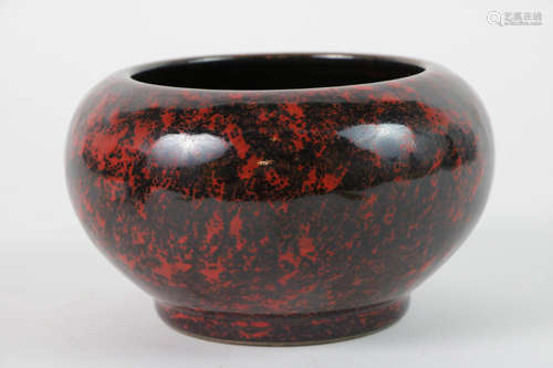 Chinese red and black glazed porcelain bowl