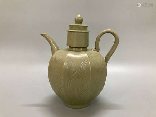 Chinese Yue Ware Porcelain Pot