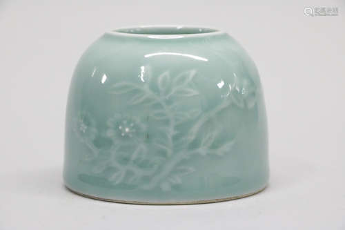 Chinese celadon porcelain water drop