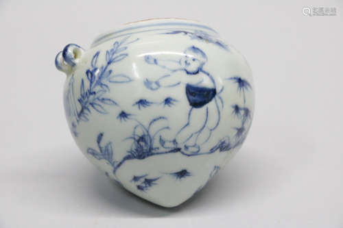 Chinese ming period blue and white brid feeder