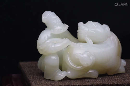 HETIAN JADE MAN AND LION ORNAMENT