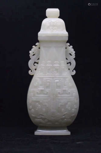 HETIAN JADE TAOTIE VASE