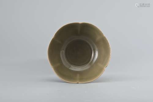 YAO KILN WHITE GLAZE FLOWER MOUTH BOWL