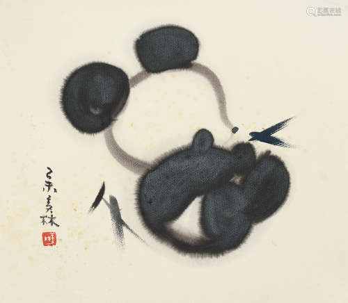 韩美林（b.1936） 己未1979年作 熊猫 镜片 设色纸本