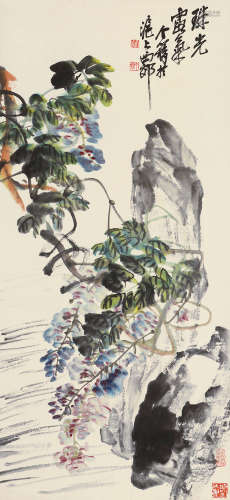 王个簃（1897～1988） 珠光露气 立轴 设色纸本