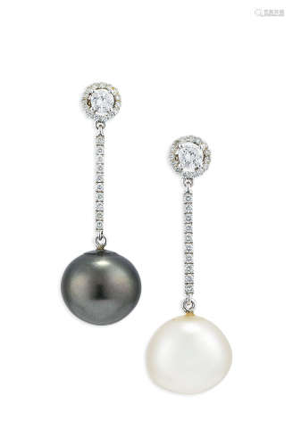 18K白金镶钻石黑/白珍珠耳环 （一对）