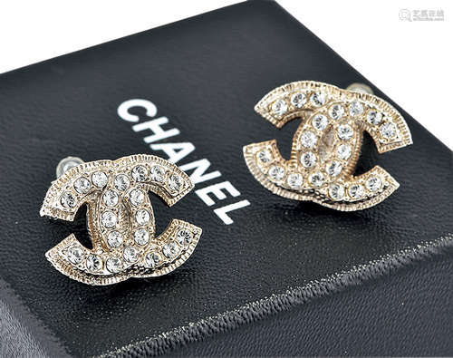 CHANEL 耳环