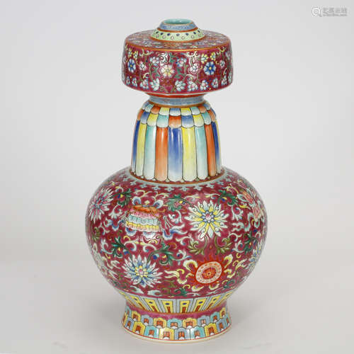 CHINESE FAMILLE ROSE PORCELAIN VASE