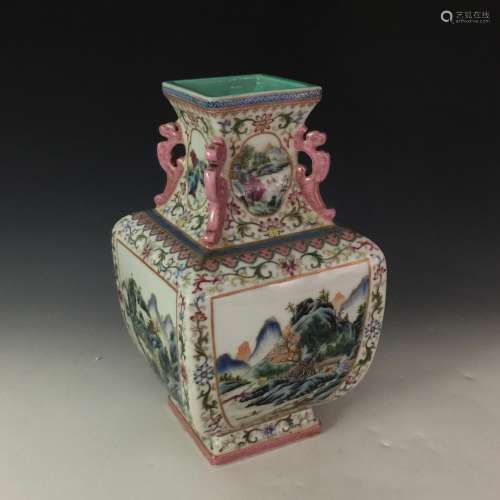19 TH C CHINESE FAMILLE ROSE SQUARE VASE